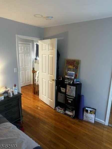 577 Christopher St - Photo 3 of 8