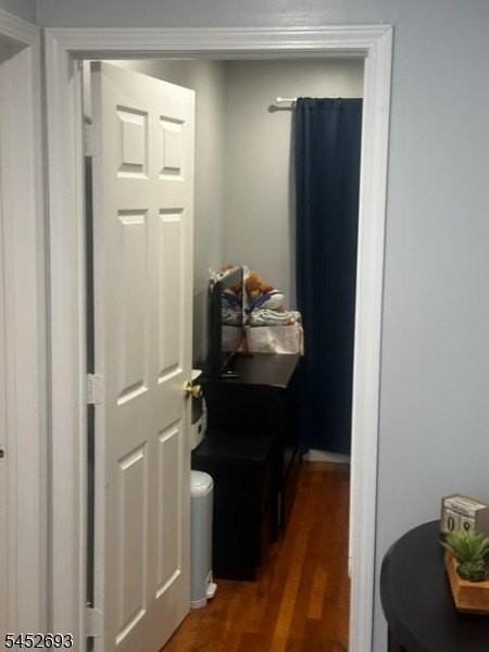 577 Christopher St - Photo 6 of 8