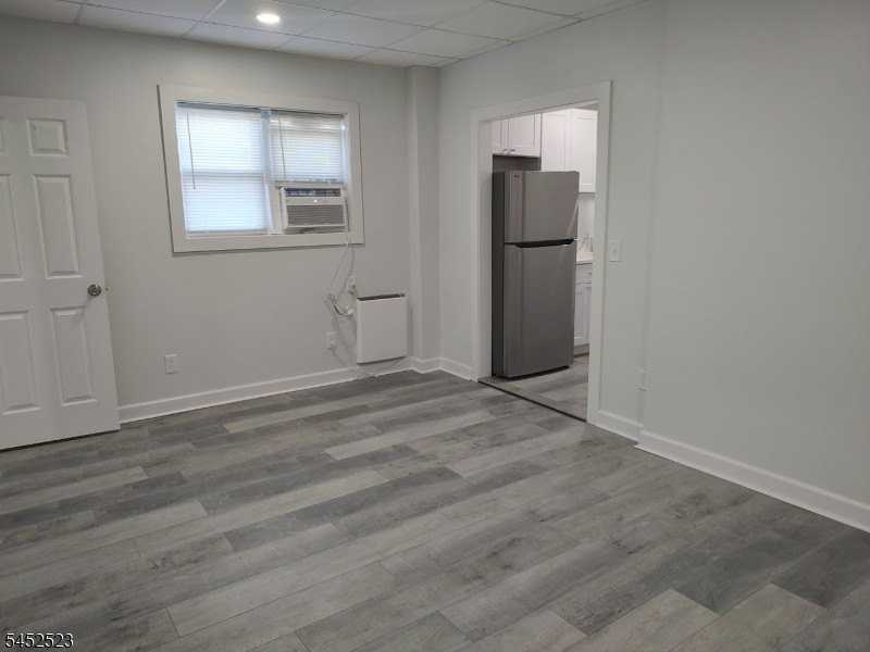 162 Hamilton Ave - Photo 7 of 24
