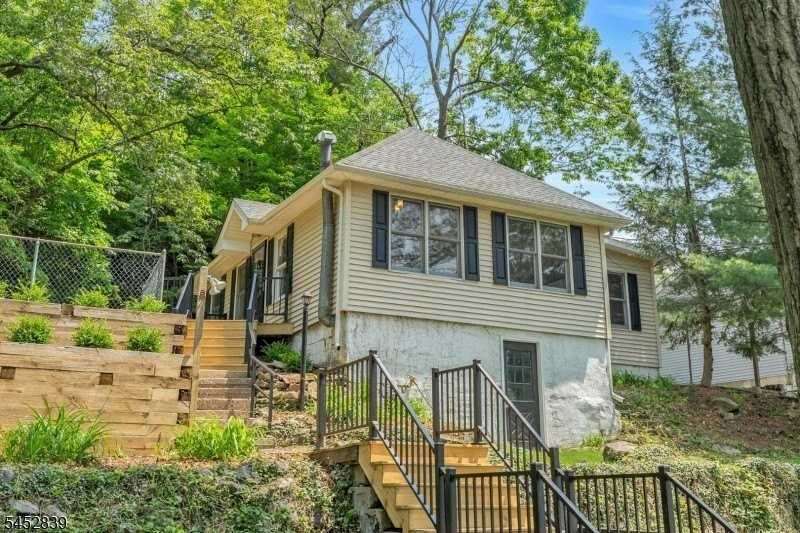 358 Lakeview Ave - Photo 3 of 45