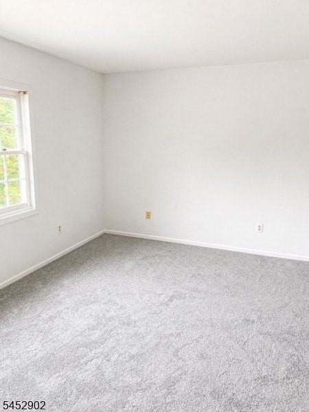 112130 Sherwood Ave #5 - Photo 4 of 6