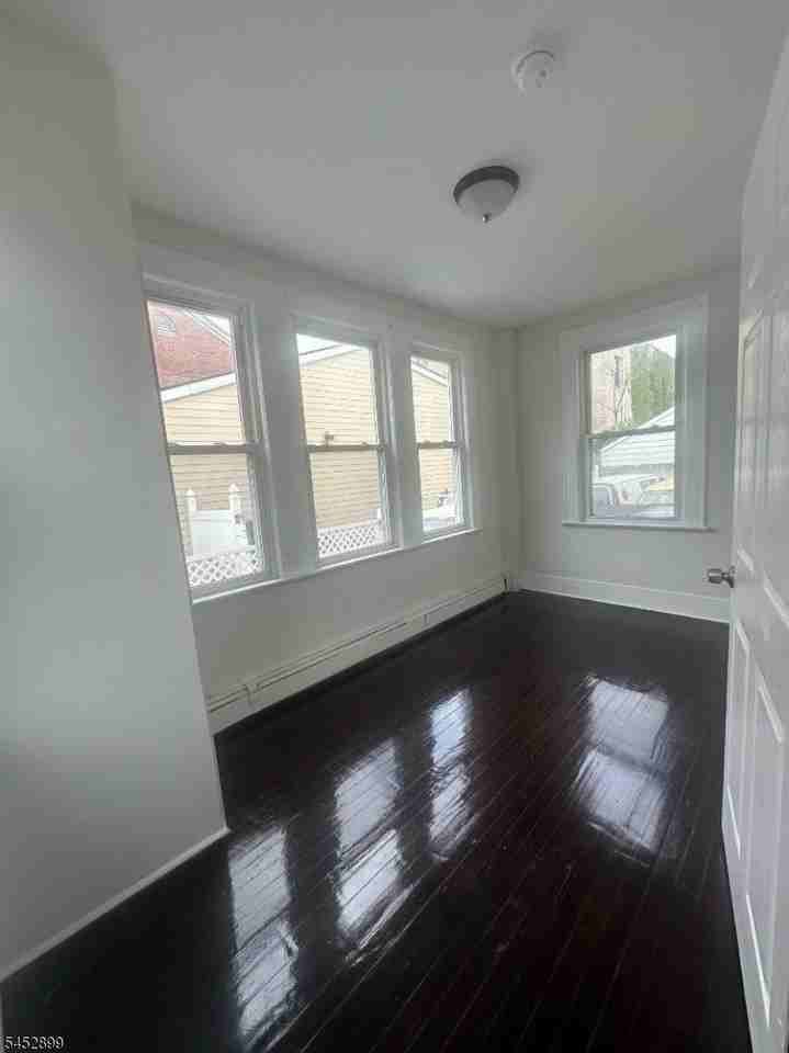 195 Brookdale Ave - Photo 4 of 8