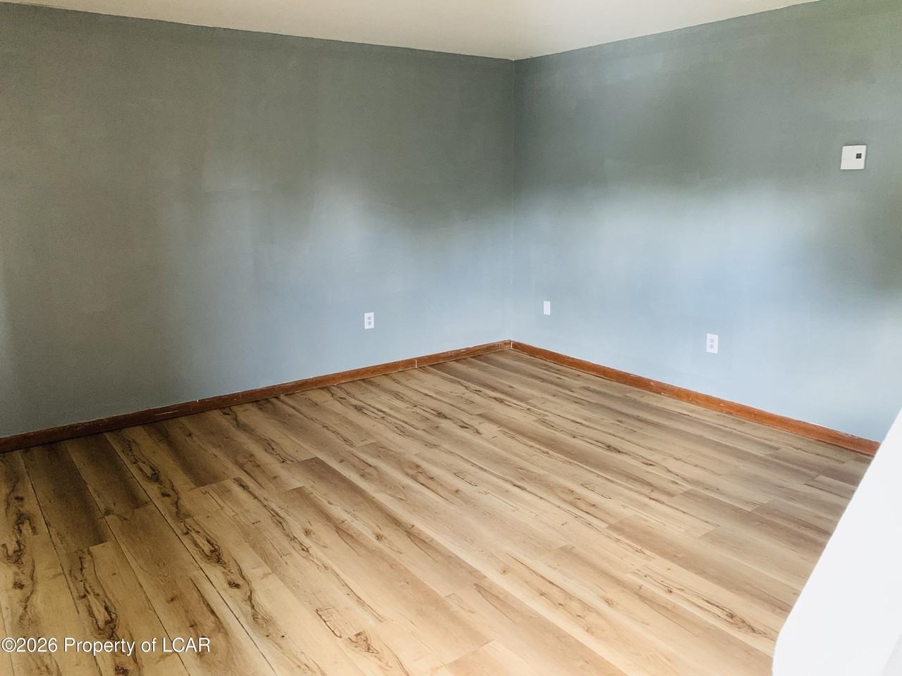 131 Tobin Ln - Photo 2 of 8