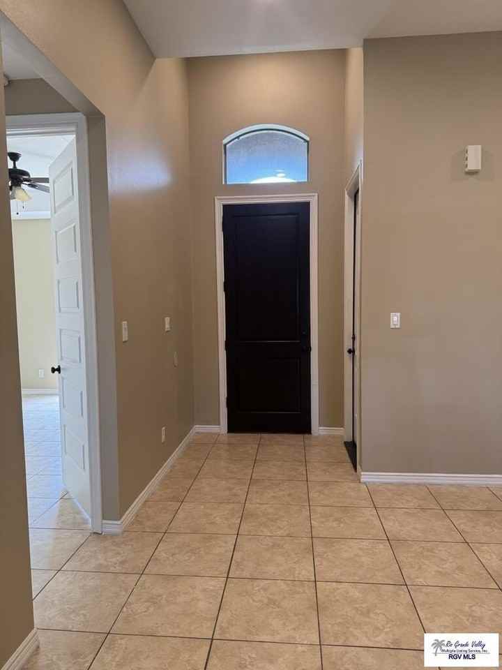 6713 Garden Woods Ave #B - Photo 3 of 22