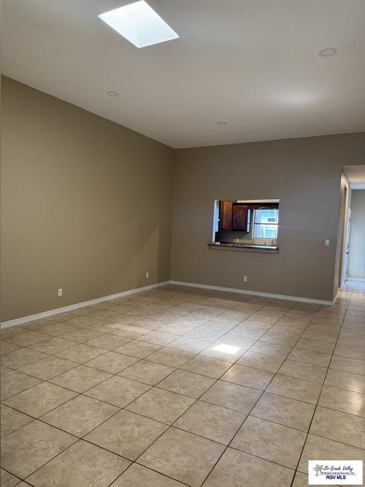 6713 Garden Woods Ave #B - Photo 6 of 22
