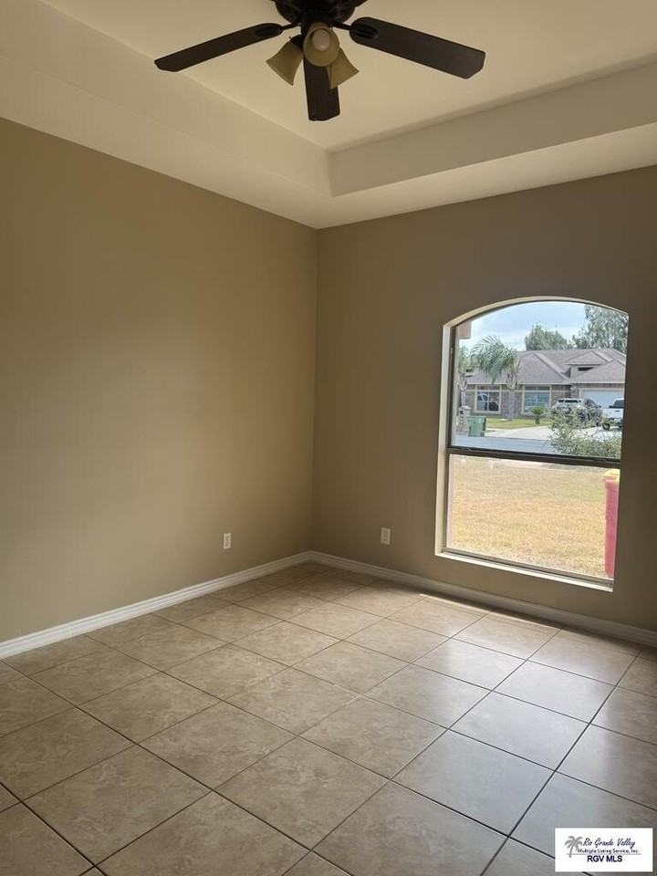 6713 Garden Woods Ave #B - Photo 7 of 22