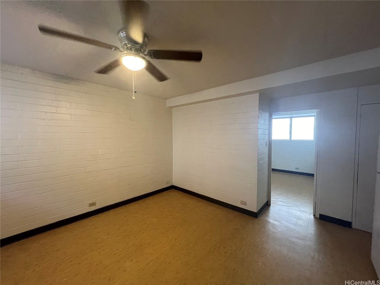215 Paoakalani Ave #15 - Photo 2 of 7