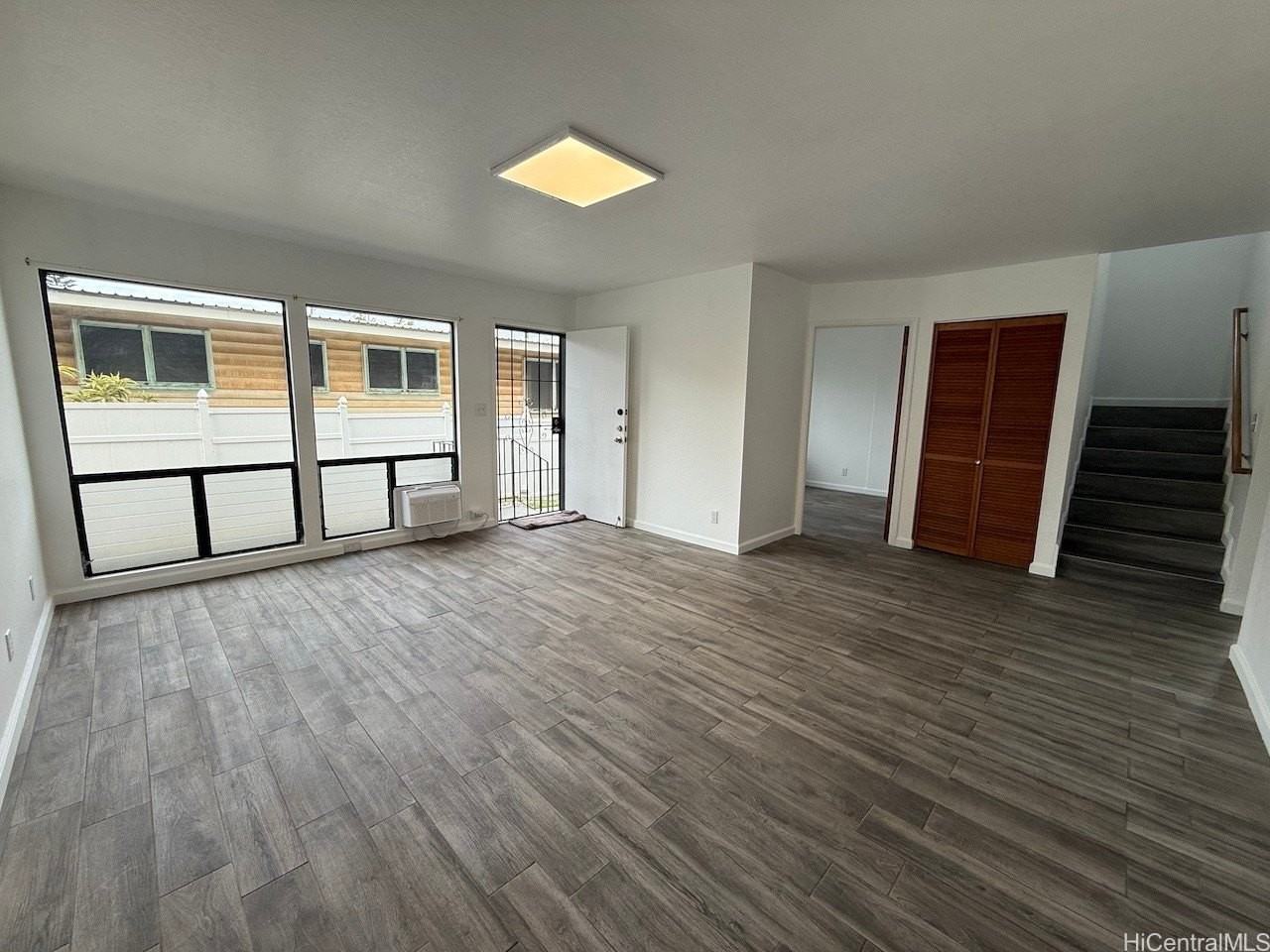 949 8th Ave - Photo 2 of 25