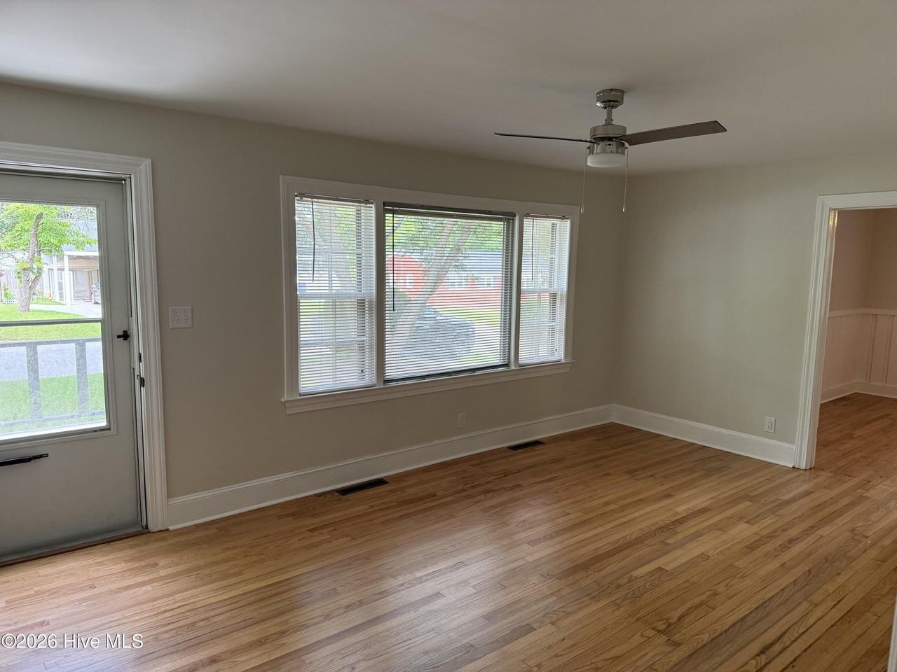 110 N Warren St - Photo 4 of 16