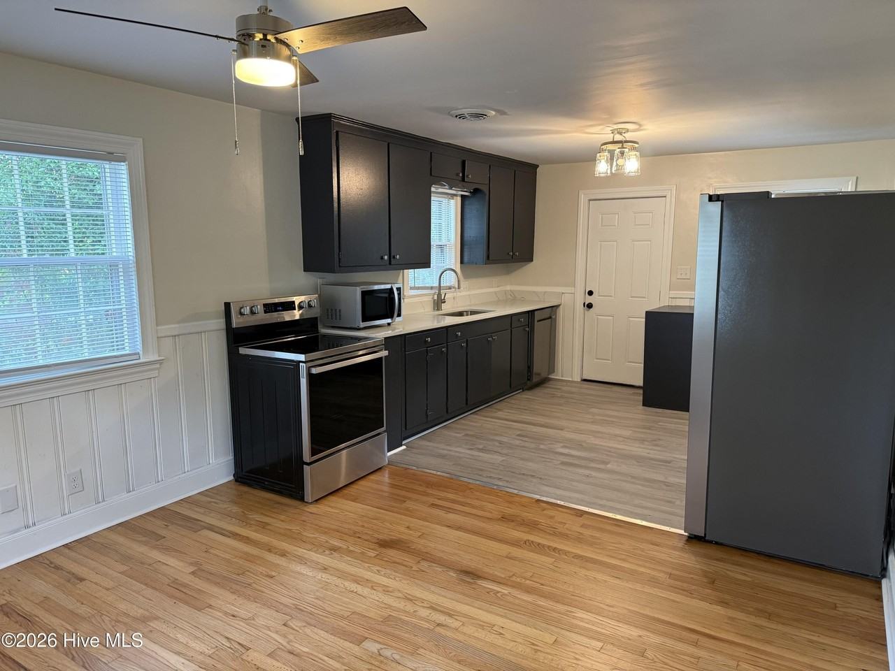 110 N Warren St - Photo 6 of 16