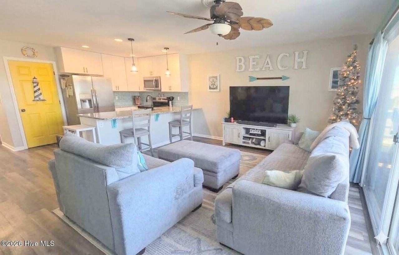 1305 Carolina Beach Ave N #3B - Photo 5 of 7