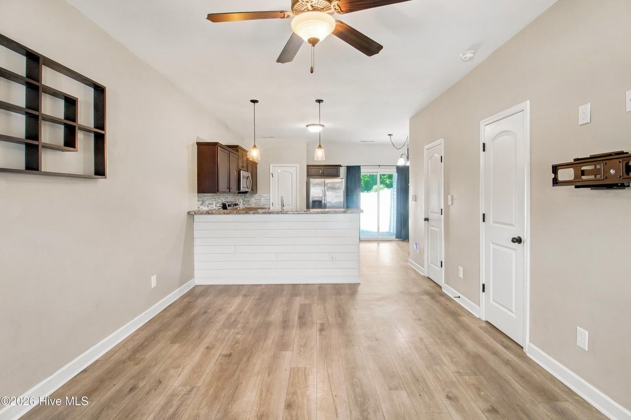 511 Justice Farm Dr - Photo 2 of 13