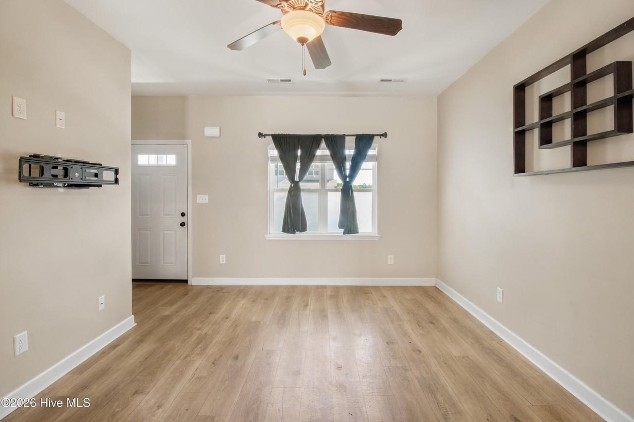 511 Justice Farm Dr - Photo 3 of 13