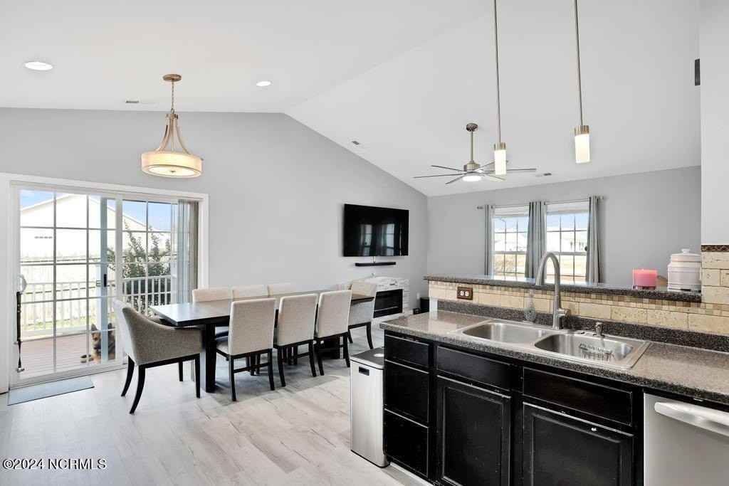132 Christy Dr - Photo 6 of 24