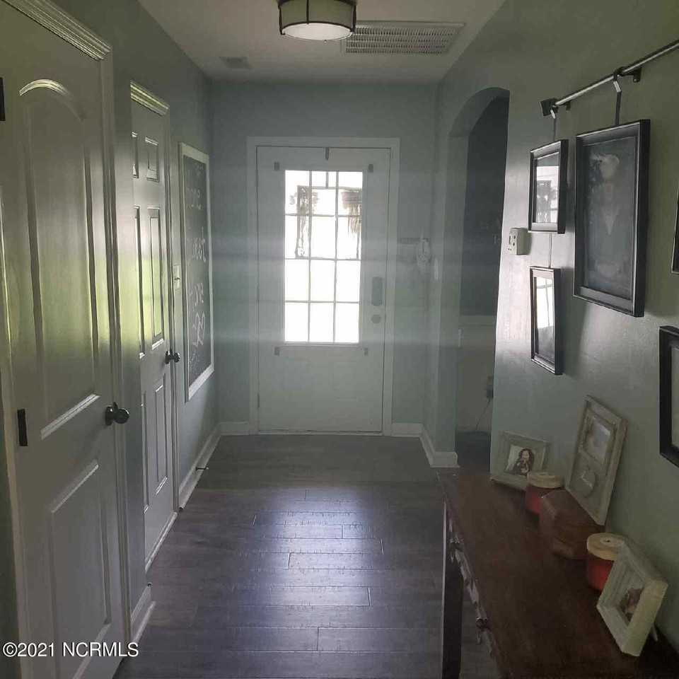105 Shallow Ct - Photo 3 of 4