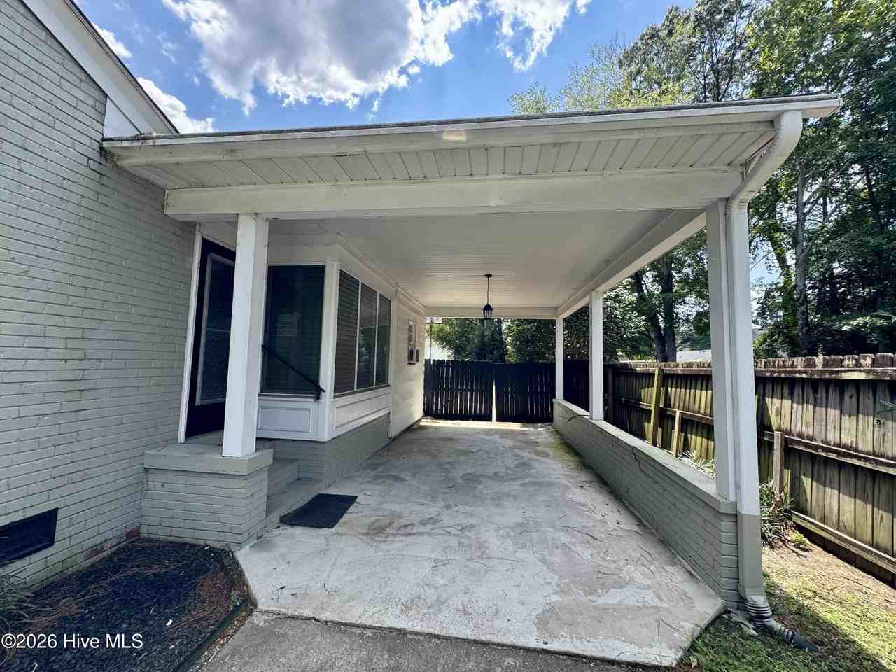 1809 Nash St Nw - Photo 4 of 36