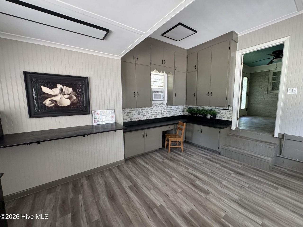 1809 Nash St Nw - Photo 7 of 36
