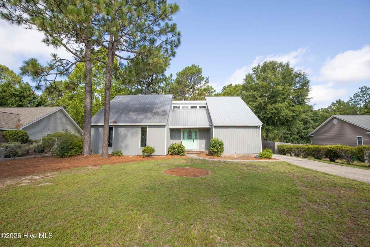 85 Winchester Rd - Photo 3 of 50