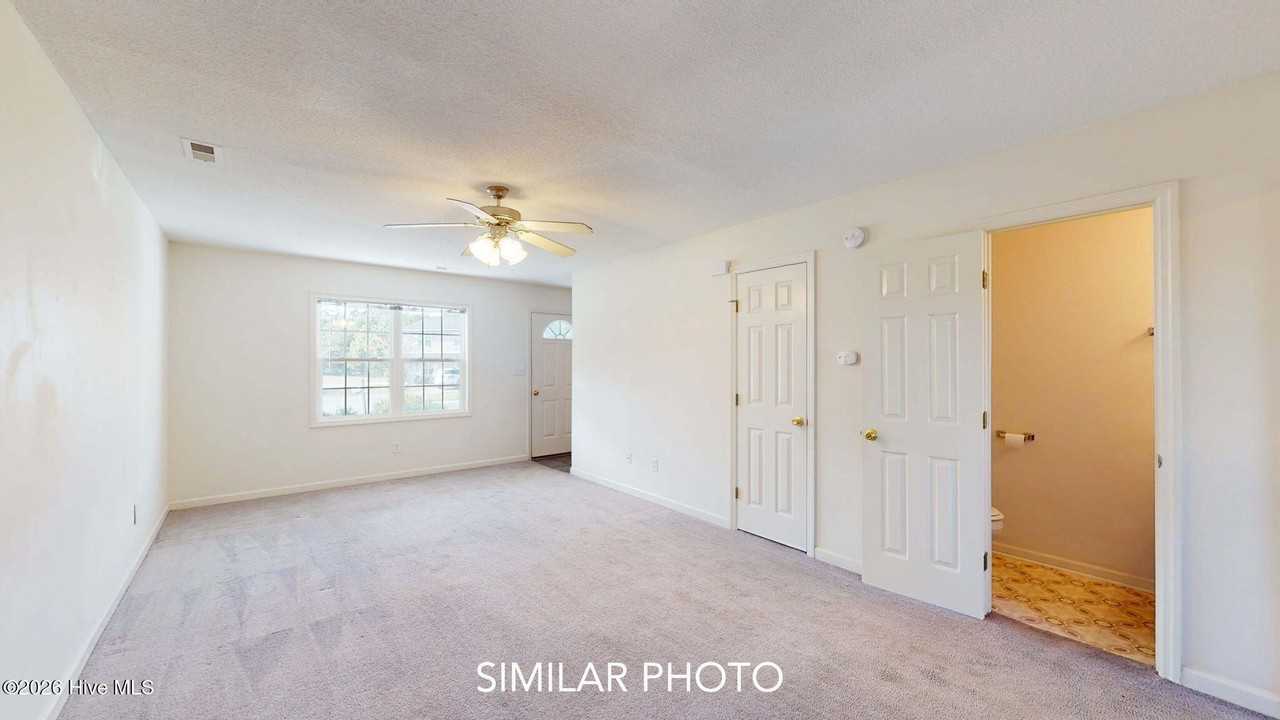 105 E Coopers Ct - Photo 4 of 22