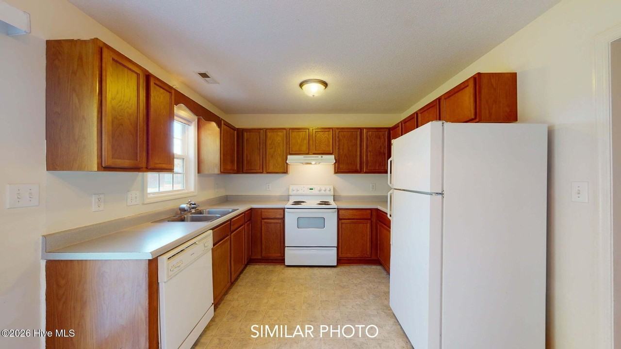 105 E Coopers Ct - Photo 7 of 22