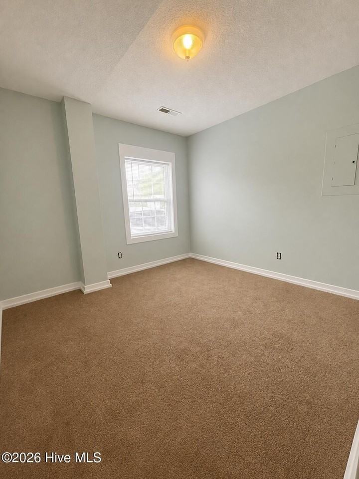 1303 King St - Photo 7 of 10