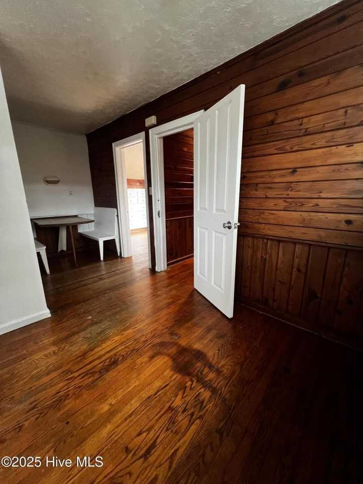 306 N 11th St #3 - Photo 3 of 7
