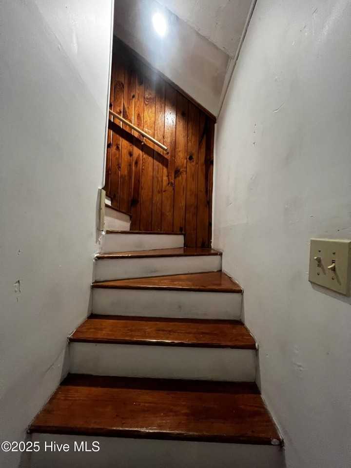 306 N 11th St #3 - Photo 4 of 7