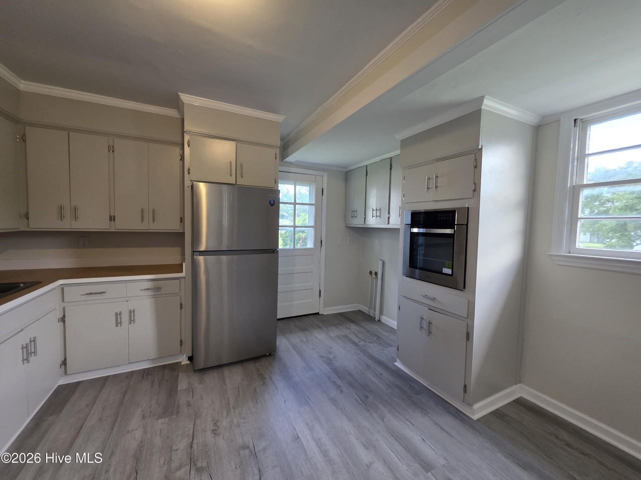 2266 Onslow Dr - Photo 7 of 17