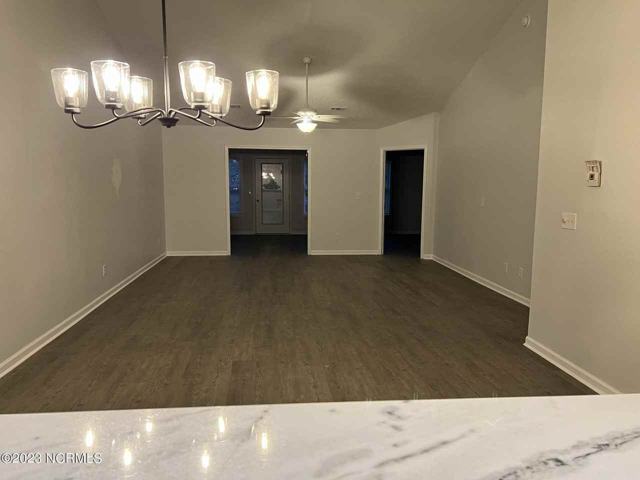 607 Sunset Oaks Ln - Photo 7 of 20