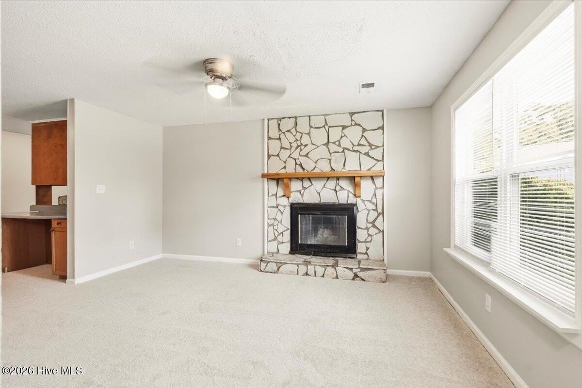 1910 Neptune Dr - Photo 4 of 24