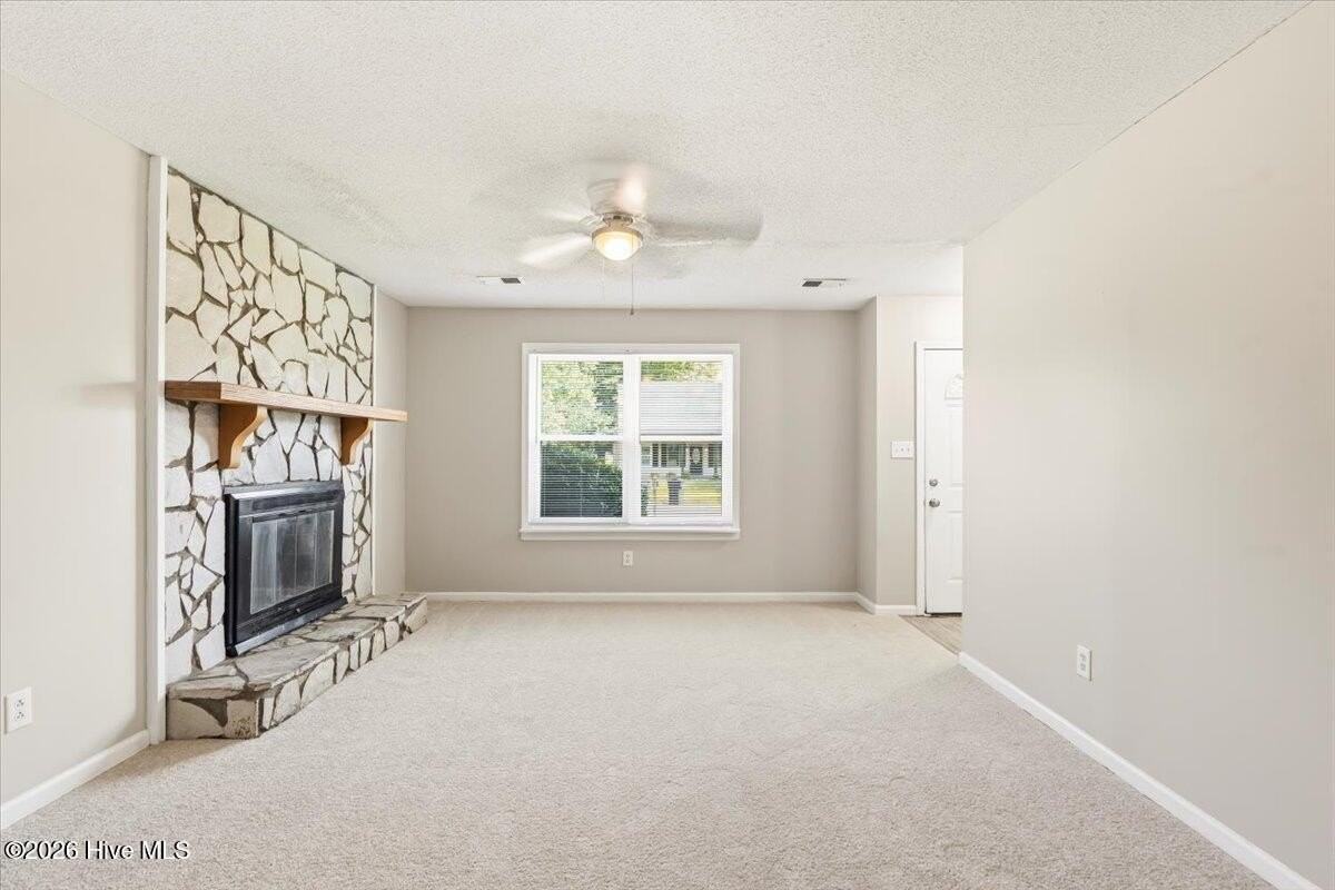 1910 Neptune Dr - Photo 6 of 24