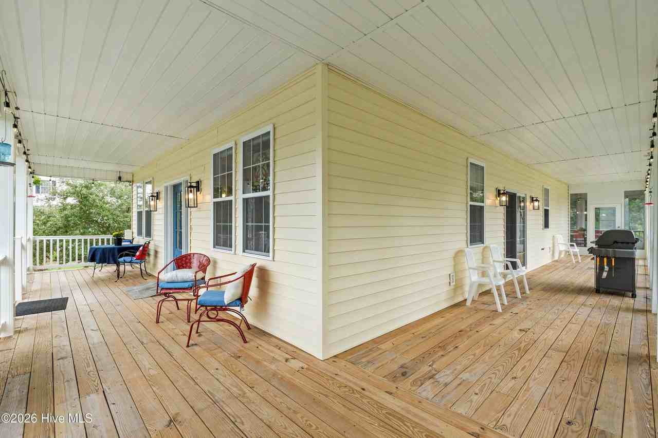 497 Church St - Photo 4 of 42