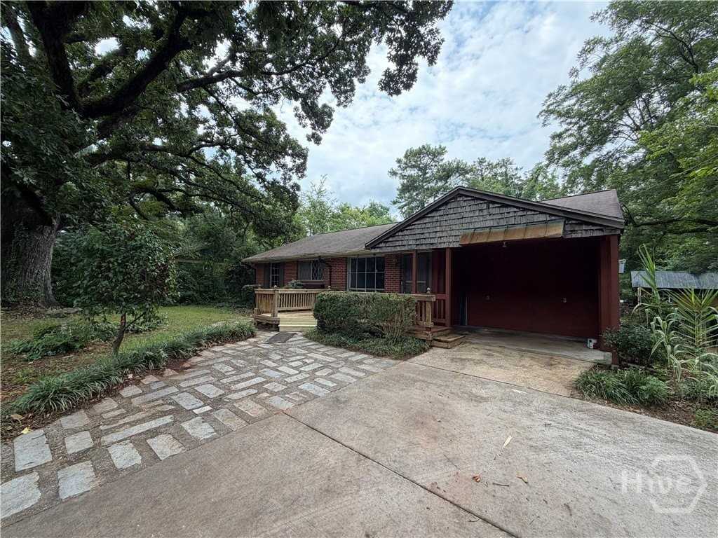 1054 College Station Rd - Photo 2 of 18