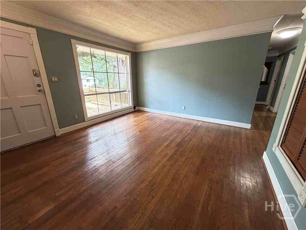 1054 College Station Rd - Photo 3 of 18