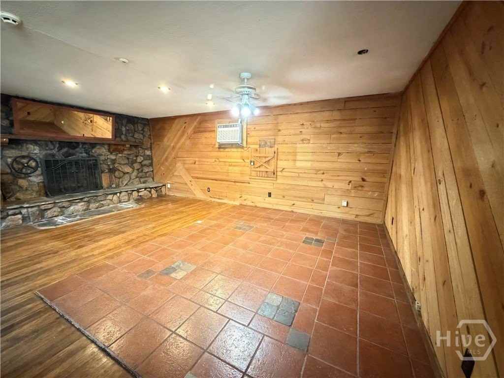 1054 College Station Rd - Photo 4 of 18