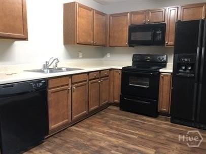 167 Oxford Ct - Photo 2 of 7