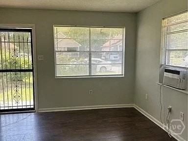 1104 Sherman Ave - Photo 2 of 12