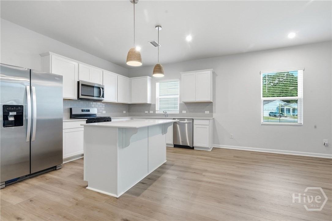 217 Crosstown Ave - Photo 7 of 36