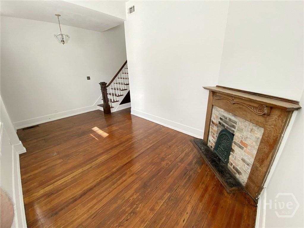 506 E York St - Photo 3 of 26