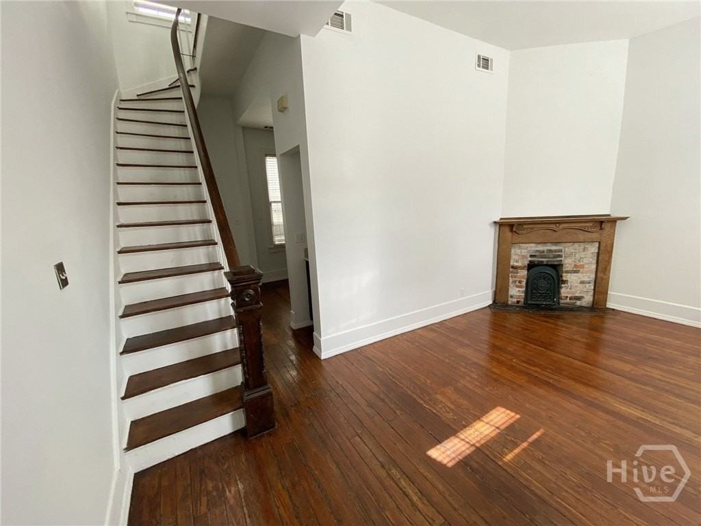 506 E York St - Photo 4 of 26