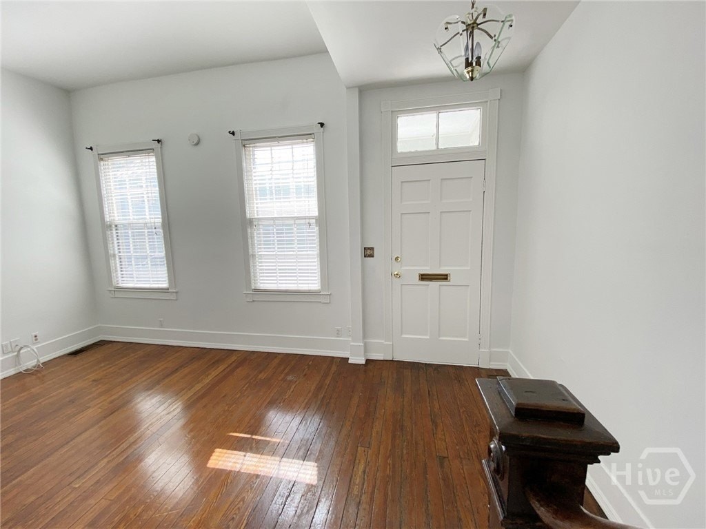 506 E York St - Photo 5 of 26