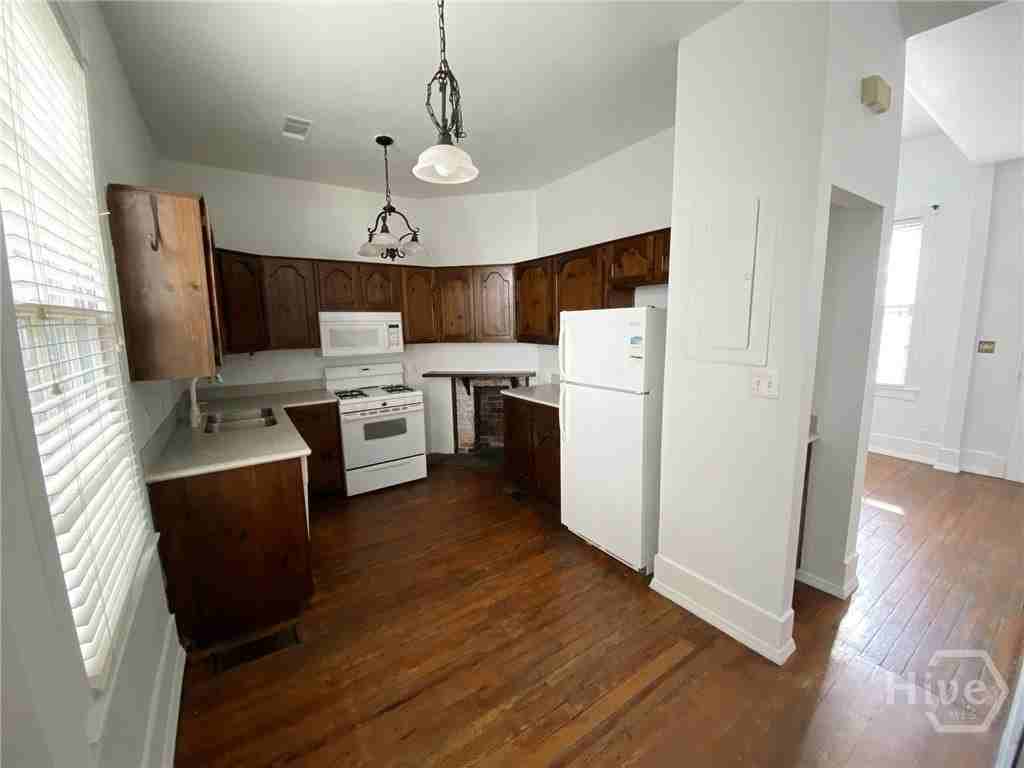 506 E York St - Photo 6 of 26