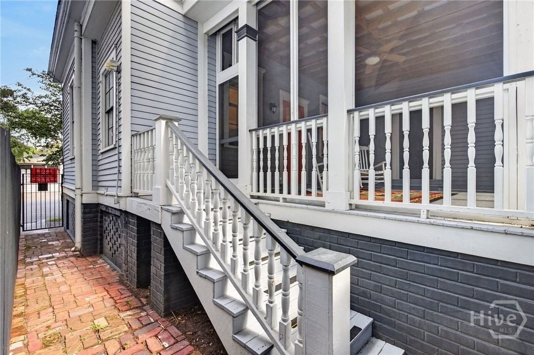 902 Barnard St - Photo 3 of 42