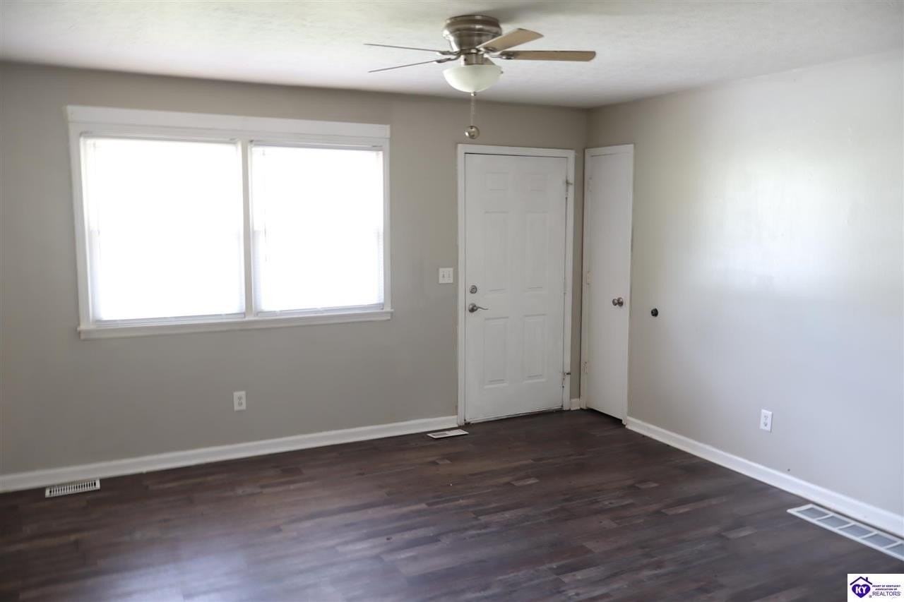300 Dixon Ave - Photo 2 of 12