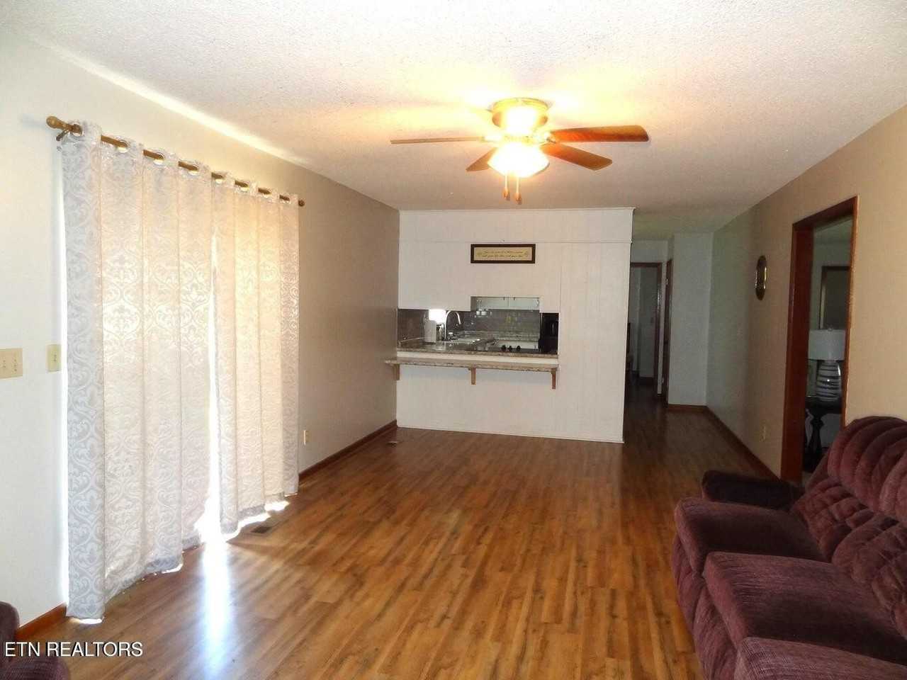 1789 Sparta Hwy - Photo 4 of 16