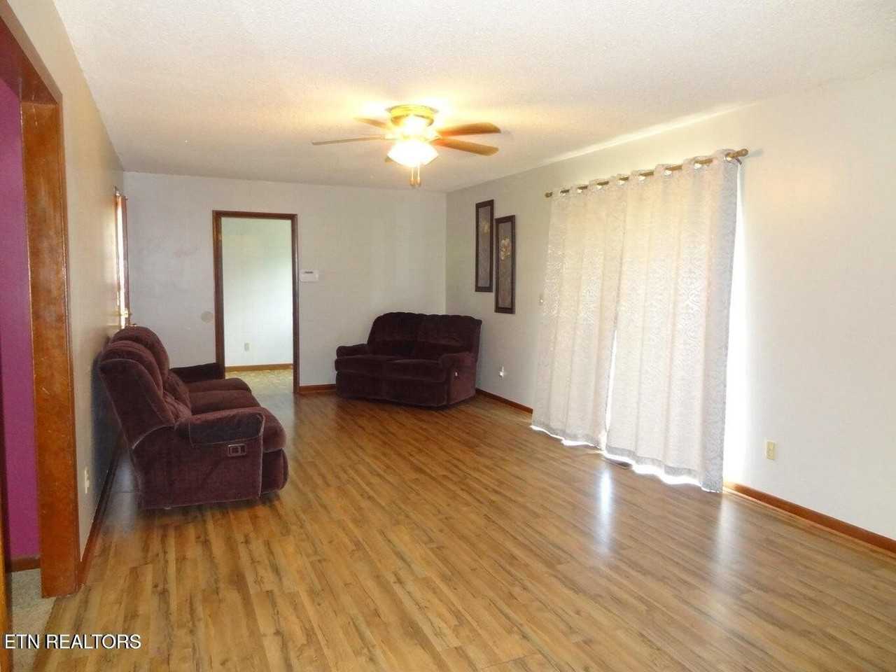 1789 Sparta Hwy - Photo 5 of 16