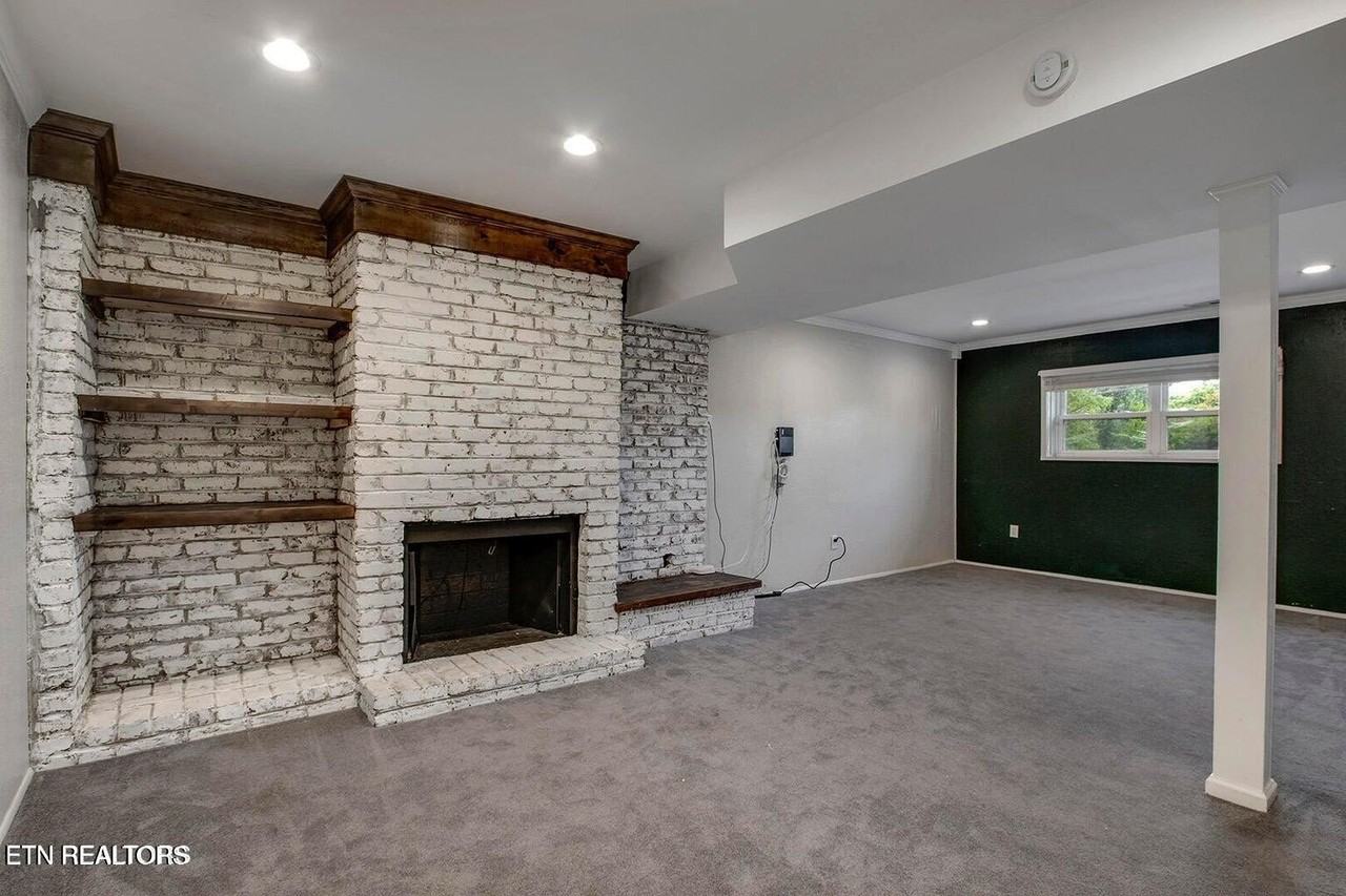 7753 Cranley Rd - Photo 7 of 39