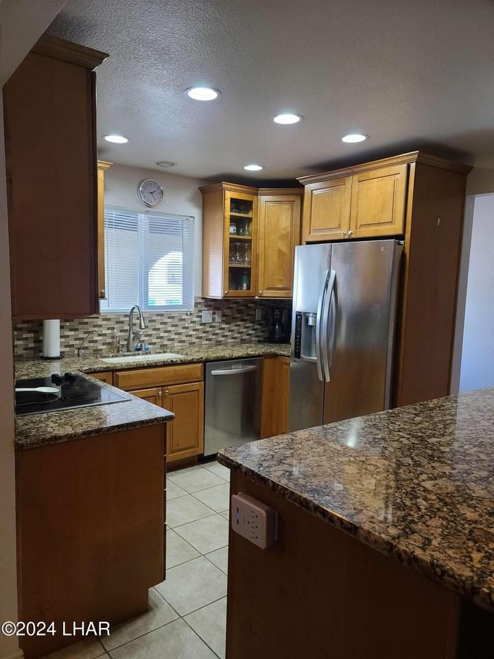 415 Corvair Dr - Photo 3 of 50