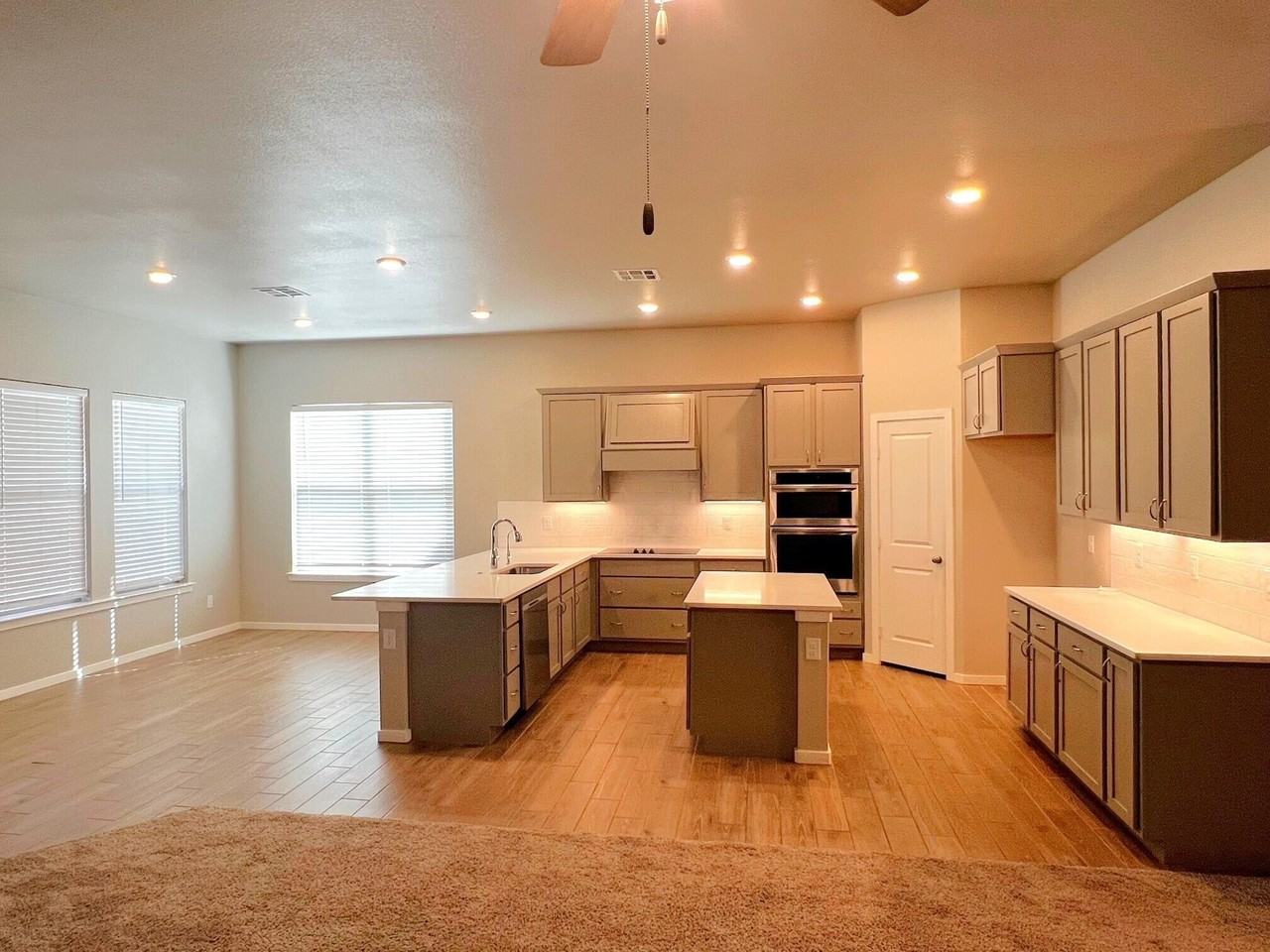 9807 Viola Ave - Photo 4 of 21