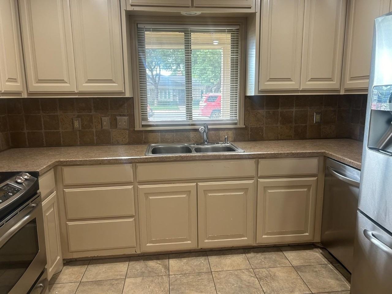 7702 Knoxville Dr - Photo 7 of 35